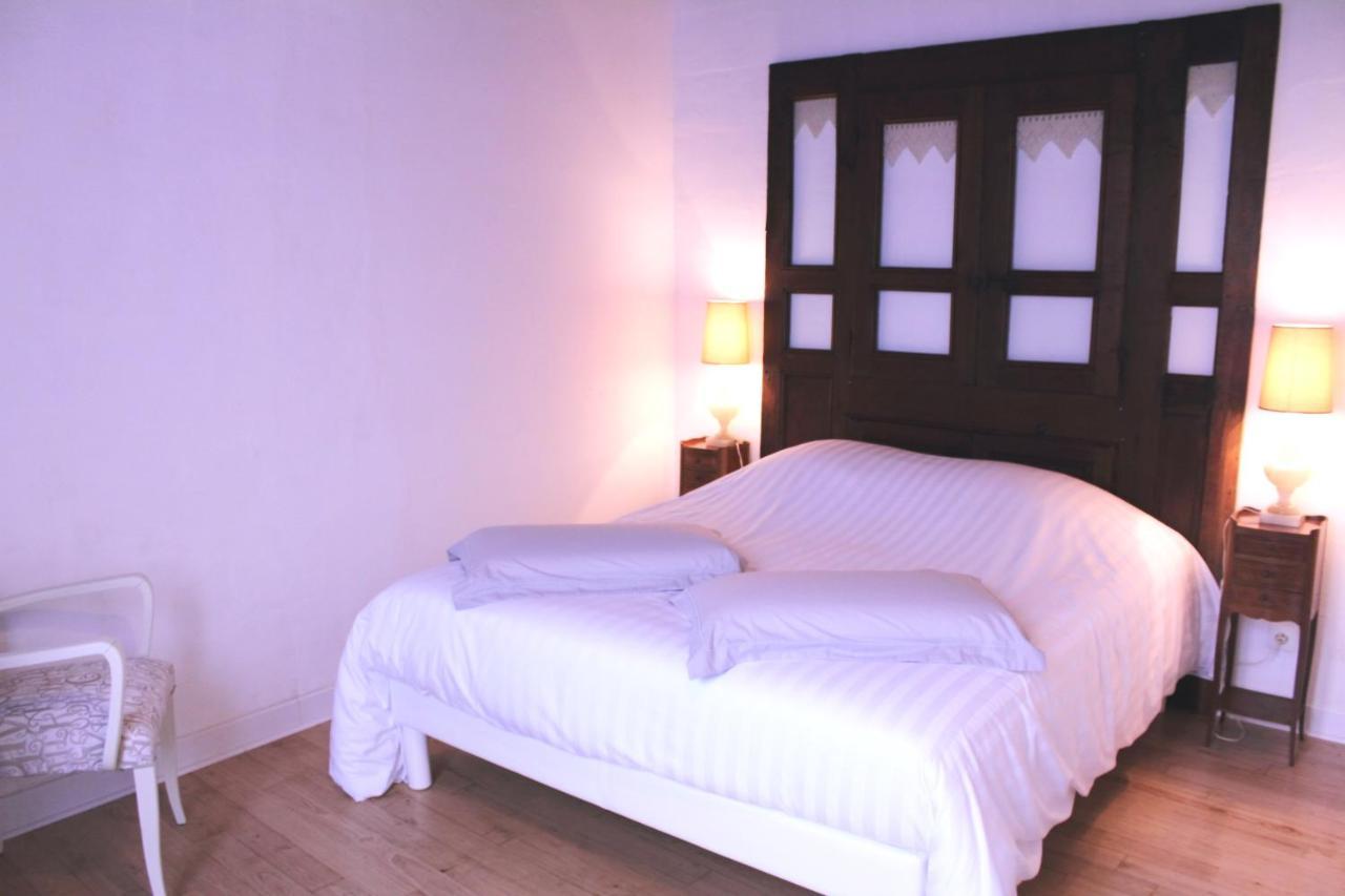 Bed and Breakfast Relais De La Renaissance Saint-Michel-de-Montaigne Экстерьер фото